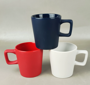 Taza de Cerámica Estilo Minimalista, Taza de Café de Color Sólido con Asa Cuadrada Única para Hogares Estéticos - Product Image 5