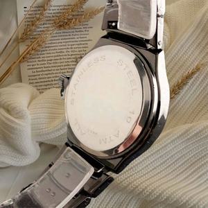 Montre de luxe pour homme en acier inoxydable Jubile, cadran noir, mouvement à quartz, affichage de la date et index en diamant, montre décontractée et élégante - Product Image 5