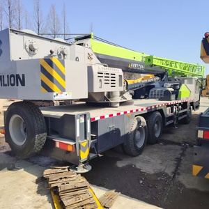 Grue sur camion d'occasion Zoomlion ZTC250V avec capacité de levage de 25 tonnes, composants principaux incluant moteur, boîte de vitesses et moteur. - Product Image 3