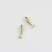 Perles en vrac en alliage de zinc en forme de petit poisson, électroplaquées, accessoires de pendentif intercalaire pour bracelets et colliers DIY