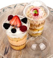 Vente directe d'usine Gobelet en plastique transparent PLA PE 20oz 16oz 12oz 9oz jetable personnalisé pour le dessert avec couvercle en dôme et pailles