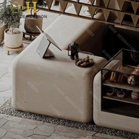 Design de café chic et moderne, comptoir de bar à café en marbre avec vitrine en verre, mobilier de café de luxe sur mesure