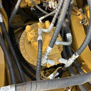 สำหรับรถขุด 345GC 45T รุ่นปี 2024 ต้นทุนการใช้งานต่ำ พร้อมเครื่องยนต์และปั๊มเกียร์ สำหรับการขนถ่ายวัสดุจำนวนมากและโครงสร้างพื้นฐาน - Product Image 3