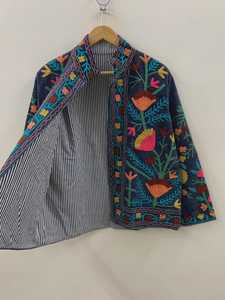 เสื้อแจ็คเก็ตผ้าฝ้ายทอลายดอกไม้และสัตว์ ปักลายซูซานี ระบายอากาศได้ดี สไตล์วินเทจ โบโฮ เสื้อโค้ทฤดูหนาว ผู้ผลิตและผู้ส่งออก OEM จากอินเดีย - Product Image 4