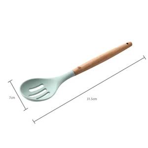 อุปกรณ์ครัวไม้พร้อมช้อนซิลิโคนแบบมีร่องสำหรับมืออาชีพ - Product Image 4