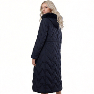 Veste longue matelassée pour <span class=keywords><strong>femme</strong></span> - Manteau d'hiver épais et chaud avec capuche en fausse fourrure, parka matelassée à chevrons - Logo personnalisé - Product Image 2