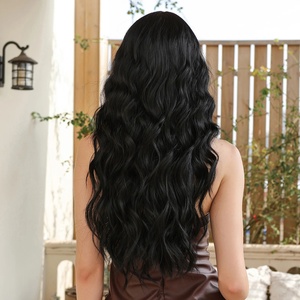 Peluca negra ondulada larga con flequillo, pelucas de pelo rizado sintético para mujeres blancas, fibra resistente al calor, Cosplay, uso diario, peluca de pelo falso - Product Image 4