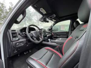 ฟอร์ด มัสแตง ปี 2024 พวงมาลัยซ้าย เบาะหนัง สีเข้ม รถเก๋ง เกียร์ออโต้ <span class=keywords><strong>มือ</strong></span>สอง - Product Image 3