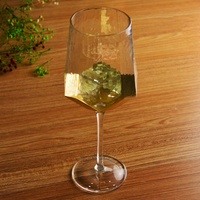 Verres à vin décorés d'or de fantaisie populaire en verre unique fait à la main de gobelet de vin de diamant pour l'hôtel de partie
