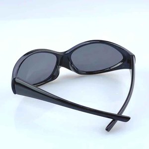 Nuovi occhiali da sole sportivi donna europea americana di tendenza di personalità UV400 PC stile passerella Hip-Hop occhiali da sole stesso Internet - Product Image 5