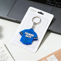 Porte-clés en PVC uniforme d'équipe, jetons de maillot de sport en caoutchouc souple, porte-clés miniature athlétique personnalisé imprimé, breloques souvenir, cadeaux, marchandises