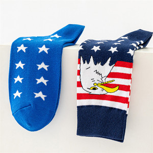 Venta al por mayor Hombres Mujeres Gran Tamaño Grande América EE. UU. Bandera Estrellas y Rayas Vestido Calcetines Algodón Moda Crew Sock - Product Image 3