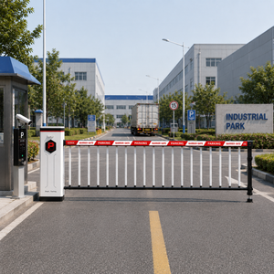 Barrière de sécurité avec reconnaissance de plaque d'immatriculation et anti-collision pour entrée de parc industriel ou d'école - Product Image 1