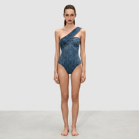 Baju Renang Satu Potong Model One-Shoulder High Cut Bahan Denim Biru Custom dengan Detail Patchwork Melingkar di Dada, Elastis dan Mampu Mengontrol Perut