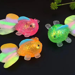 Juguetes Blandos de Pez Dorado de 11 cm, Juguetes Sensoriales Kawaii para Aliviar el Estrés en Niños, Material de PVC para Niños y Niñas de 5 a 7 Años - Product Image 5