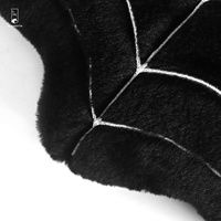 Coussin décoratif d'Halloween en fausse fourrure ultra douce avec broderie toile d'araignée noire pour canapé, lit et décoration de fête