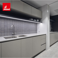 Armoires de cuisine Alland Luxury Modern 2026 en chêne fumé bicolore avec îlot de cuisine en forme d'arc