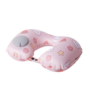 Oreiller de voyage gonflable en forme de U avec motif de fruits, en polyester, portable, rafraîchissant, pour une utilisation en extérieur - Product Image 1