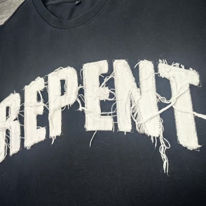 T-shirt Pesante Vintage da Uomo Personalizzata 100% Cotone Taglio Boxy Cropped con Ricamo Applicato Toppa Effetto Usurato Lavaggio Acido e Sbiadito dal Sole - Product Image 2