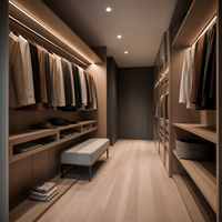 Système de dressing autoportant sur mesure avec armoire en bois clair, porte vitrée, éclairage LED et tringle de suspension pour chambre, dressing ou salle de sport