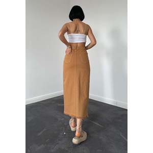 Falda Cargo de Gabardina Camel Teñida al por Mayor con Borlas y Decoración Floral, de Satén, Algodón, Seda, Estilo Encaje y Mezclilla - Product Image 1