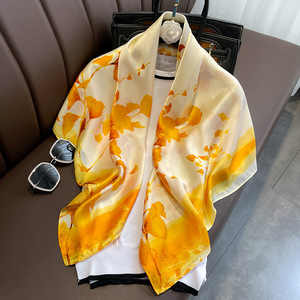 Bufanda Moderna de Seda Sintética en Colores Amarillo, Negro y Rojo con Patrón Étnico <span class=keywords><strong>Chino</strong></span>, Ideal para Usar en Primavera y Verano - Product Image 1