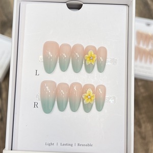 Ongles à presser Jade Elegance avec motif français vert clair sculpté en 3D, design simple nude, amovibles, pour l'exportation - Product Image 1