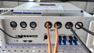 Système solaire hors réseau 20 kW 48 V à onde sinusoïdale pure triphasée hybride avec contrôleur MPPT - Product Image 1