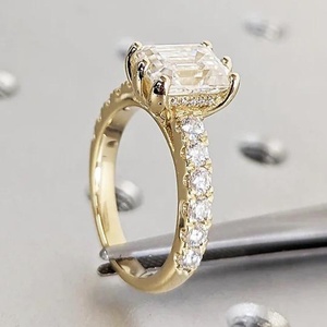 GIA・IGI認定 CVD HPHT ラボグロウンダイヤモンド 14K・18Kソリッドゴールド レディース リング エメラルドカット ヒドゥンヘイロー 婚約指輪 - Product Image 2