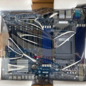 Placa Base para Servidor/Estación de Trabajo MU72-SU0 LGA4189 de un Solo Socket - Product Image 2