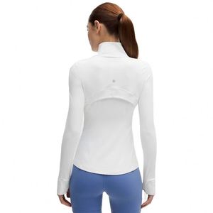 Veste de sport décontractée à manches longues pour femme Luludarling, respirante, idéale pour le yoga, coupe ajustée avec logo frontal, grandes tailles - Product Image 3