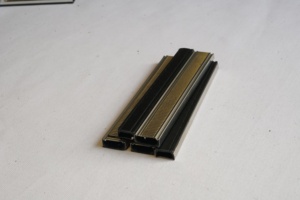 Barre d'isolation moderne en plastique 12,5A à surface lisse, insonorisante et thermique, accessoires pour portes et fenêtres en verre isolant - Product Image 4