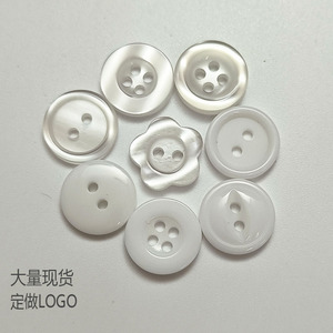 Tùy Chỉnh Người Đàn Ông Của Polo Áo Sơ Mi Với Màu Trắng In Logo Nhựa Polyester Nhựa Nút Bên Khắc Thương Hiệu Có Thể Giặt - Product Image 6