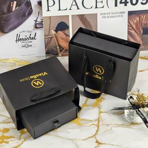 Sacs cadeaux en papier de haute qualité avec poignée en ruban personnalisée, sacs d'emballage pour boutique, sacs en papier avec poignée pour emballage cadeau - Product Image 1