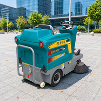 Nouvelle balayeuse électrique compacte autoportée 48V 45AH à batterie au plomb pour le nettoyage des rues communautaires