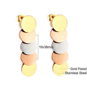 Boucles d'oreilles pendantes géométriques rondes en acier inoxydable, étanches, plaquées or 18 carats, anti-ternissement, avec breloque cercle lisse et pompon - Product Image 3