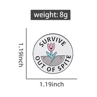 "Survive Out of Spite" Épingle en émail inspirante-Épingle de collier à slogan avec lettres Cadeau de bijoux de mode pour les enfants et les amis