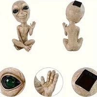 Offre Spéciale Mignon Alien Résine Figurine Yeux Verts Amical Sourire Maison/Bureau Bureau Décor Sci-Fi Fans Art Collection Cadeau
