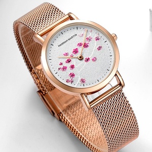 <span class=keywords><strong>Montre</strong></span> pour femme Hannah Martin, <span class=keywords><strong>montre</strong></span> élégante en acier inoxydable avec bracelet en maille, cadran fleuri gravé, mouvement à quartz - Product Image 1