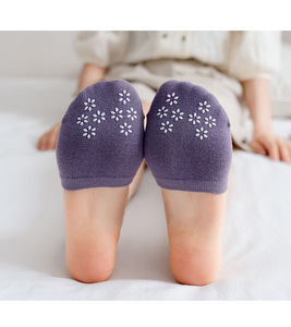 Chaussettes invisibles personnalisées en gros pour femmes, demi-chaussettes antidérapantes en coton pour talons hauts - Product Image 3