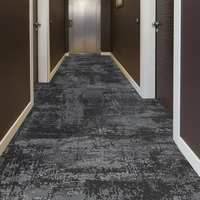 Maßgefertigter Geometrischer Muster-Nylon/Polypropylen Hochflor-Teppichboden, Rutschfester Hotel-Wand-zu-Wand-Teppich in Rollenform