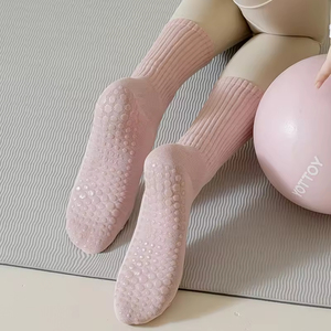 <span class=keywords><strong>Chaussettes</strong></span> de yoga organiques <span class=keywords><strong>antidérapantes</strong></span> personnalisé <span class=keywords><strong>pour</strong></span> le sport et le fitness <span class=keywords><strong>Chaussettes</strong></span> de sport brodées avec poignée - Product Image 2