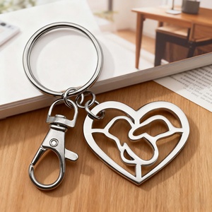 Porte-clés en métal émaillé souple ou dur, personnalisé avec logo, étanche, motif dessin animé, créatif et tendance, pour accessoires de voiture, vente en gros - Product Image 3