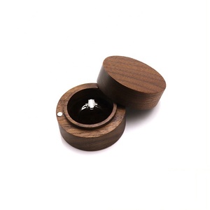 Customized Luxury Walnut Wood Wedding Ring Box Small Round Shape Double Rings Wooden Jewelry Gift Box Packaging With Lid