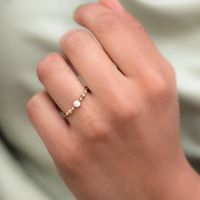 Bague romantique en argent S925 plaqué or 18 carats avec opale ronde et pierres latérales marquise en argent sterling 925