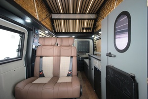 <span class=keywords><strong>Camping</strong></span>-<span class=keywords><strong>car</strong></span> Pop Top basé sur châssis JMC 2.0T Diesel Automatique Classe B avec batterie lithium 7,5 kWh pour le Vanlife - Product Image 3
