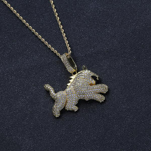 Collar de Lujo con Colgante de Bestia Mítica Brillante de Latón y Circones, Joyería de Moda con Encanto de Animal Saltando Místico - Product Image 4