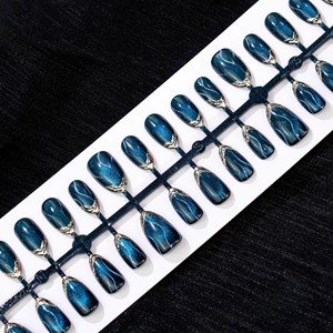 Lot de 30 faux <span class=keywords><strong>ongles</strong></span> à presser en amande, effet œil de chat <span class=keywords><strong>bleu</strong></span> <span class=keywords><strong>ciel</strong></span> étoilé, avec détails dorés français raffinés, pour un look transfrontalier explosif - Product Image 2