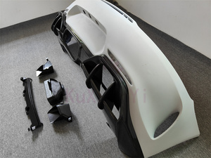 Pare-chocs arrière de style GTR en fibre de carbone de haute qualité pour Mercedes Benz <span class=keywords><strong>AMG</strong></span> <span class=keywords><strong>GT</strong></span> GTC GTS kit carrosserie pare-chocs avant - Product Image 3