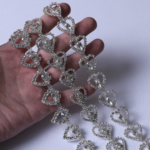 Bán Sỉ Hình Trái Tim Túi Quần Áo Phụ Kiện Chuỗi Quần Áo Pha Lê Motif Flatback Chuyển Chuỗi <span class=keywords><strong>Rhinestone</strong></span> Trim - Product Image 3